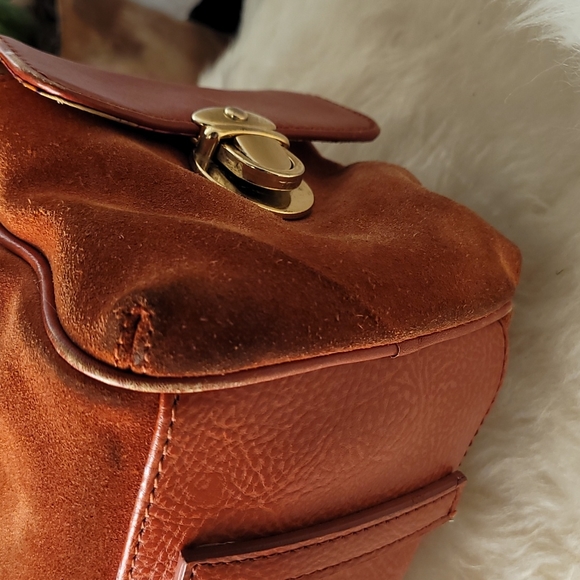 MAX coral genuine seude purse. - Picture 4 of 10